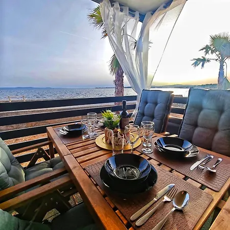 Innova Travelvir - Mobhome Megan